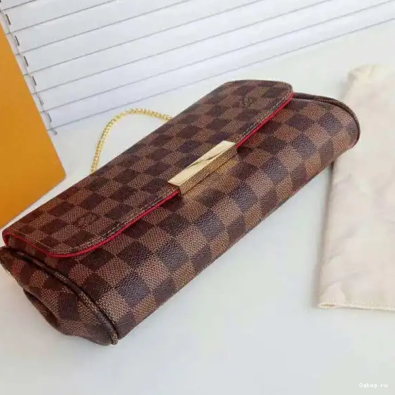 Louis Favorite Vuitton MM 0522